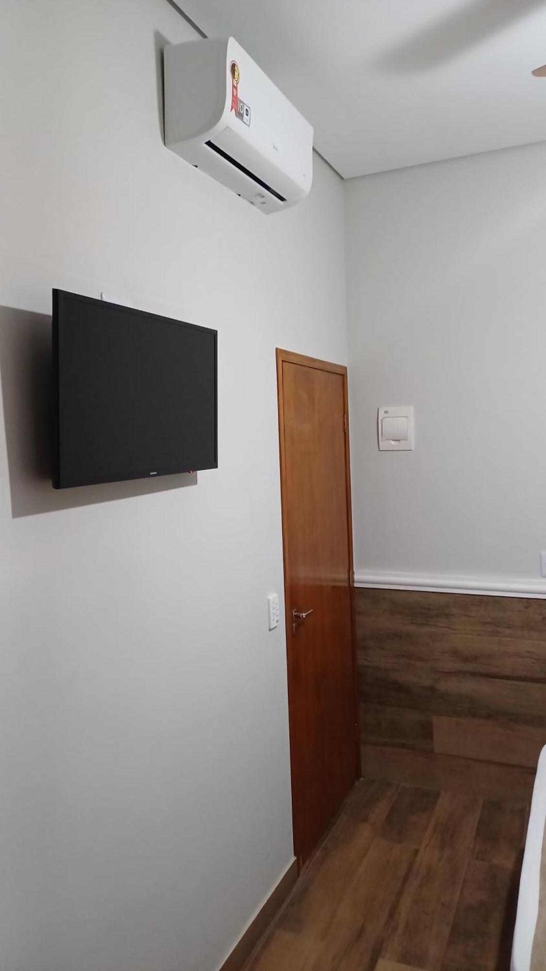 Hotel Nixon Proximo, Rodoviaria, Prefeitura E A Matriz Central Itaí Екстериор снимка