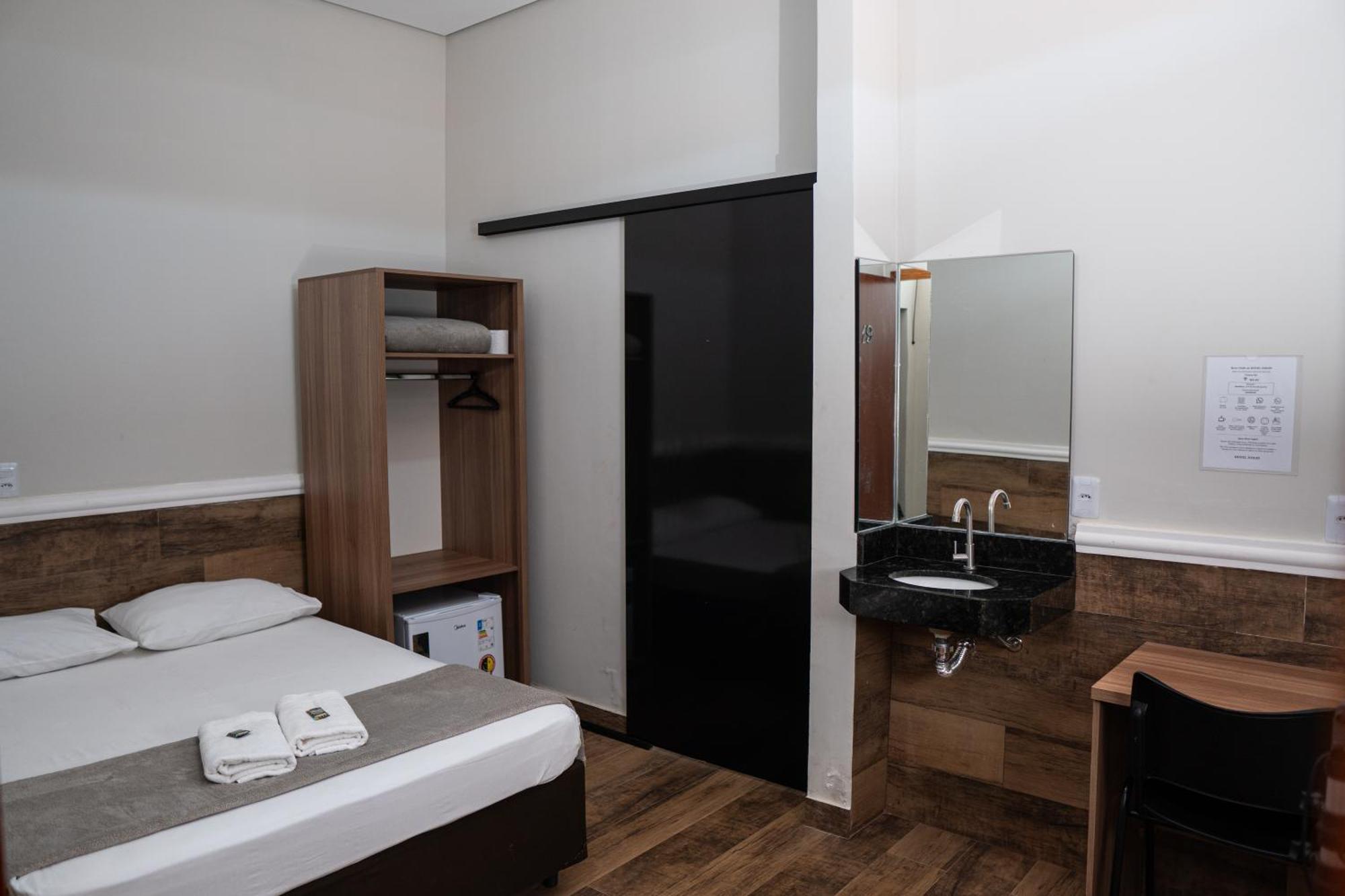 Hotel Nixon Proximo, Rodoviaria, Prefeitura E A Matriz Central Itaí Екстериор снимка