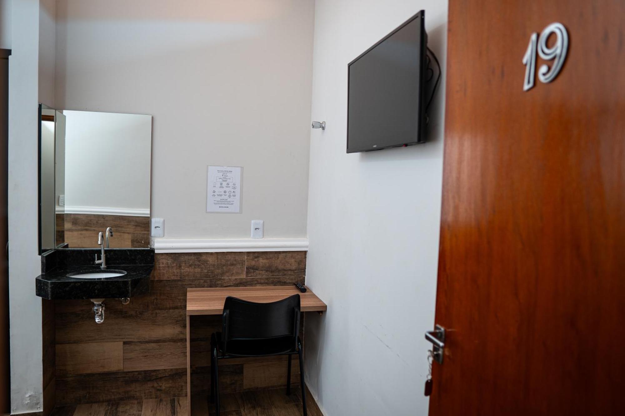 Hotel Nixon Proximo, Rodoviaria, Prefeitura E A Matriz Central Itaí Екстериор снимка