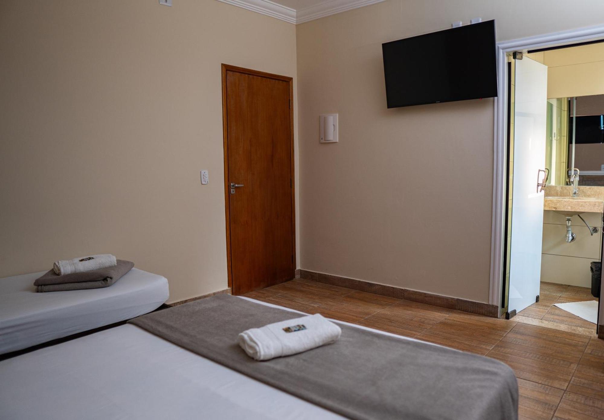 Hotel Nixon Proximo, Rodoviaria, Prefeitura E A Matriz Central Itaí Екстериор снимка