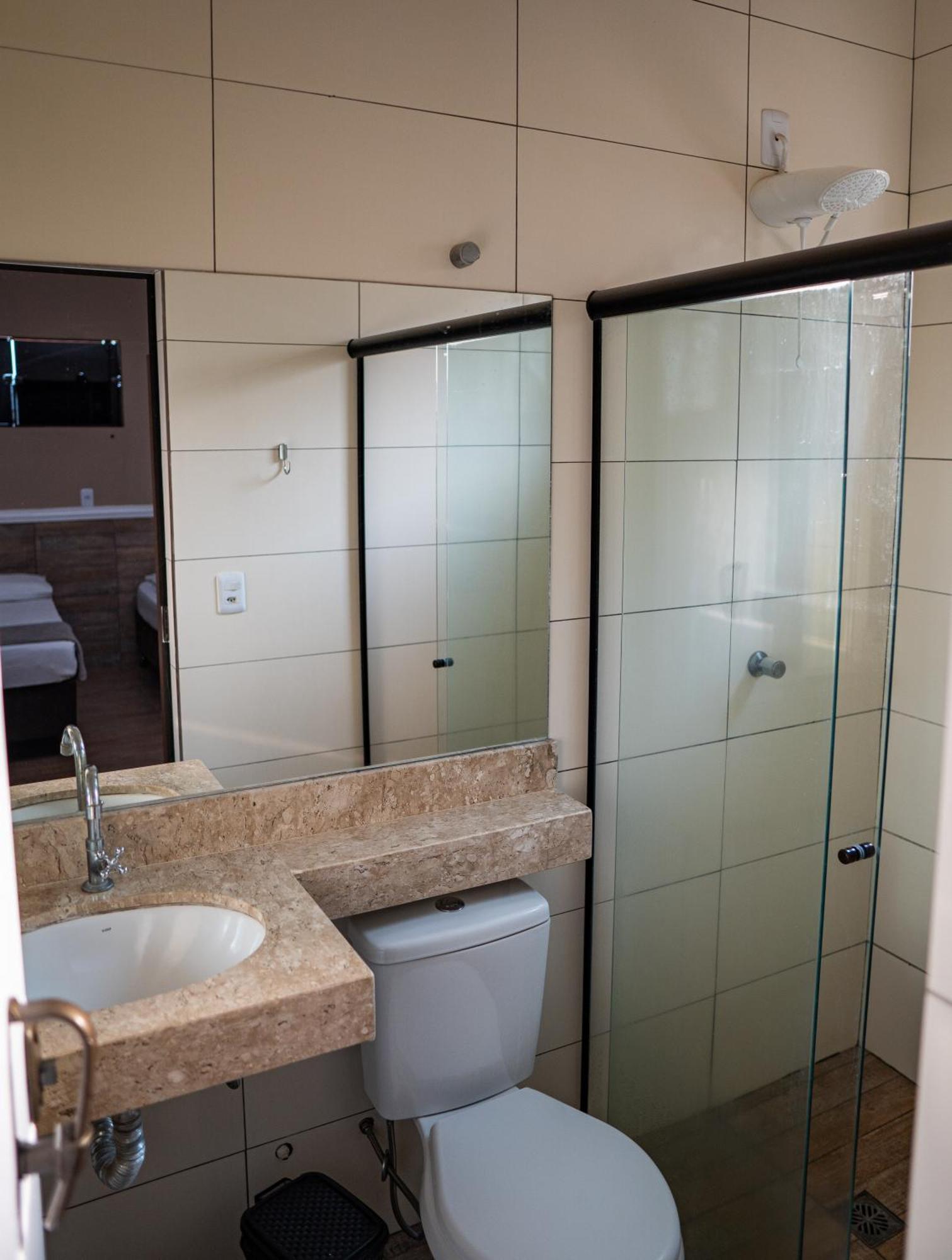 Hotel Nixon Proximo, Rodoviaria, Prefeitura E A Matriz Central Itaí Екстериор снимка