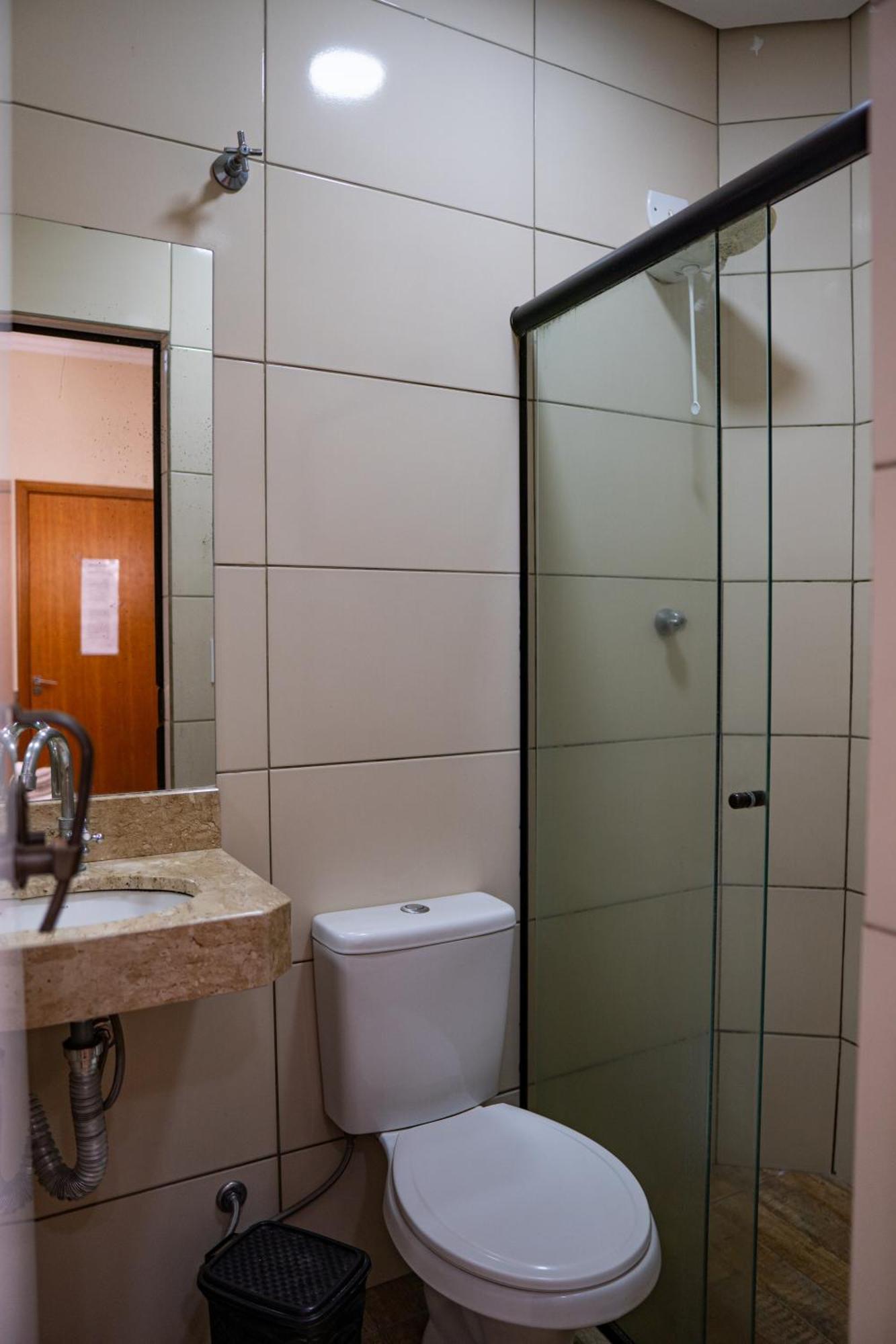 Hotel Nixon Proximo, Rodoviaria, Prefeitura E A Matriz Central Itaí Екстериор снимка