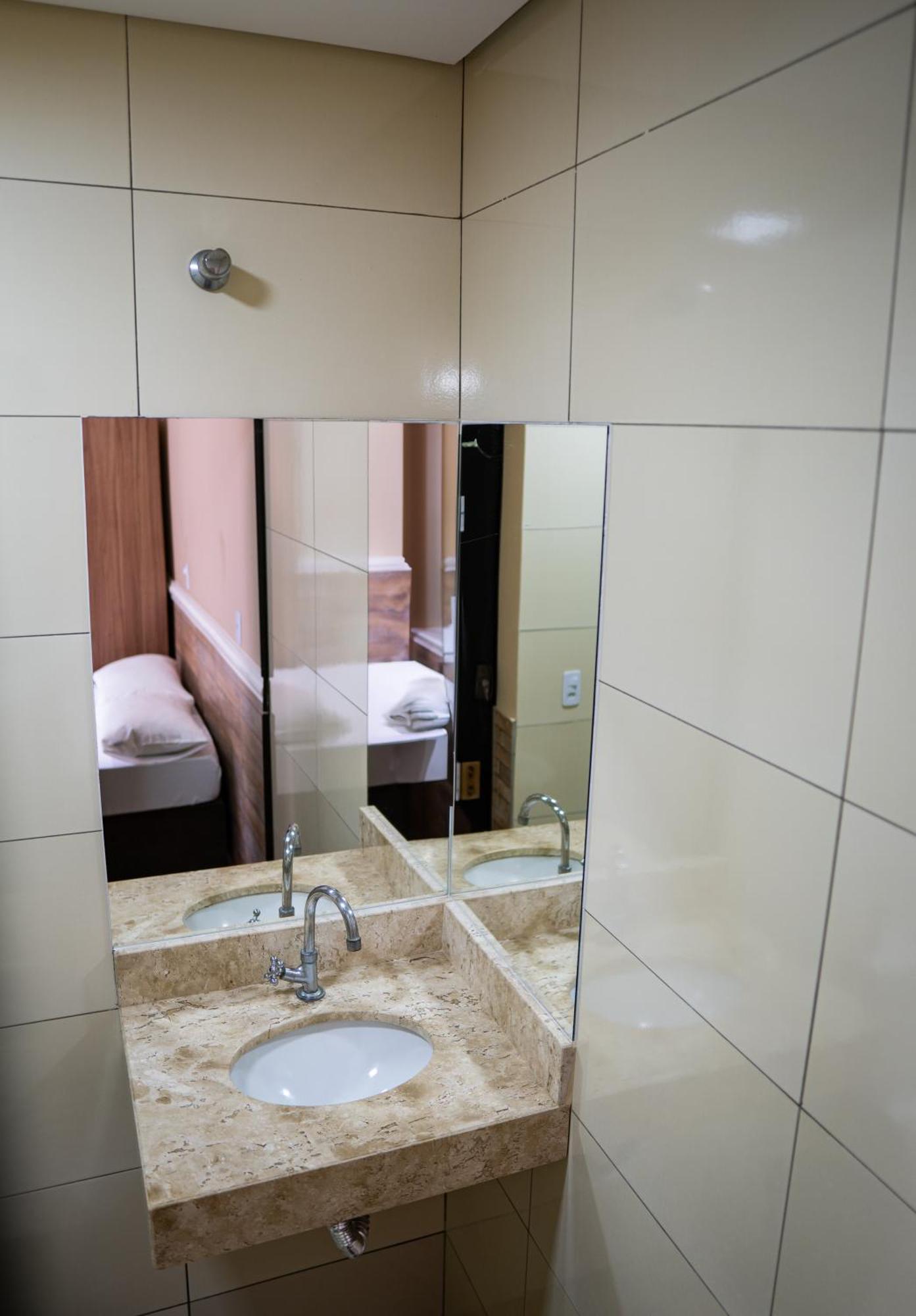 Hotel Nixon Proximo, Rodoviaria, Prefeitura E A Matriz Central Itaí Екстериор снимка